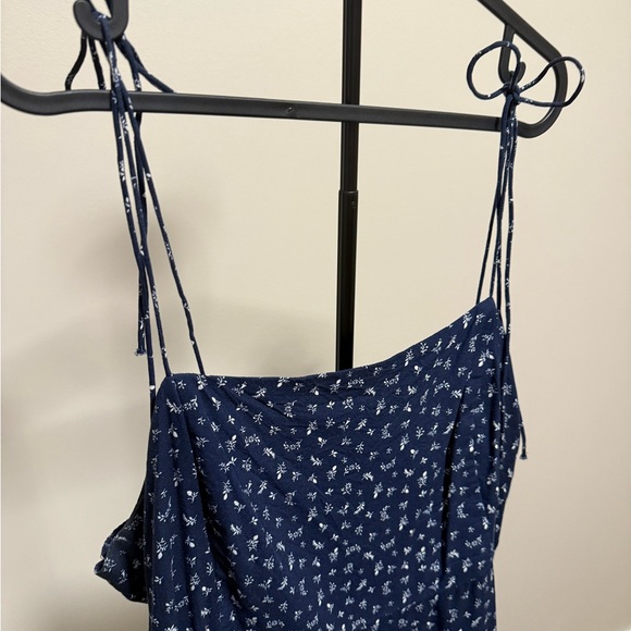 Old Navy Navy Blue Spaghetti Strap Dress tie straps adjustable with pockets⭐️ - Picture 6 of 6